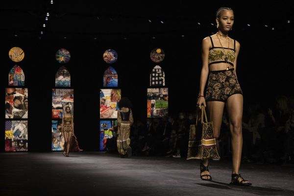 Elegance on Display: Most Beautiful Models During Paris Fashion Week - Sputnik International
