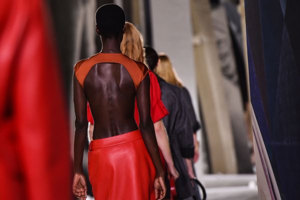 Elegance on Display: Most Beautiful Models During Paris Fashion Week - Sputnik International