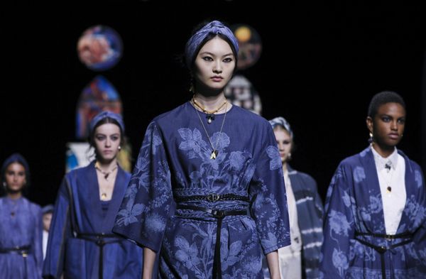 Elegance on Display: Most Beautiful Models During Paris Fashion Week - Sputnik International