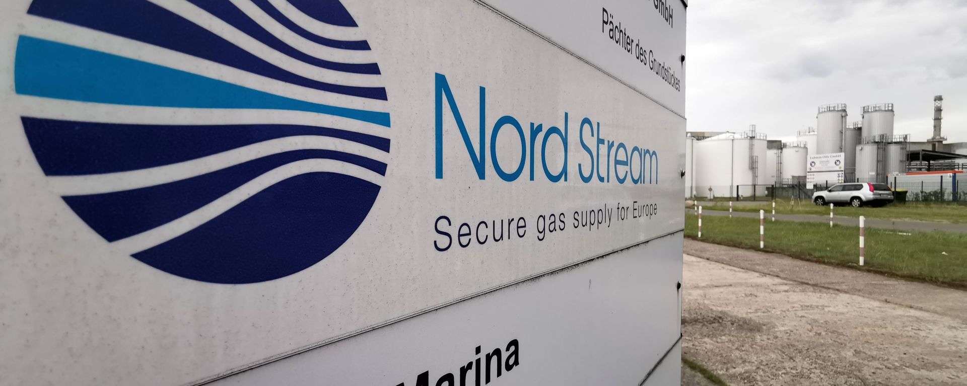 An information billboard near the Nord Stream 2 gas pipeline station in Lubmin, Germany. An information billboard near the Nord Stream 2 gas pipeline station in Lubmin, Germany. - Sputnik International, 1920, 05.02.2021