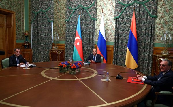 Baku, Yerevan Agree to Ceasefire in Nagorno-Karabakh After Negotiations in Moscow - Sputnik International