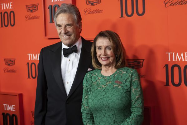 All in the Family? Nancy Pelosi's Spouse Places Up to $1 Million Bet on Tesla's Future   - Sputnik International