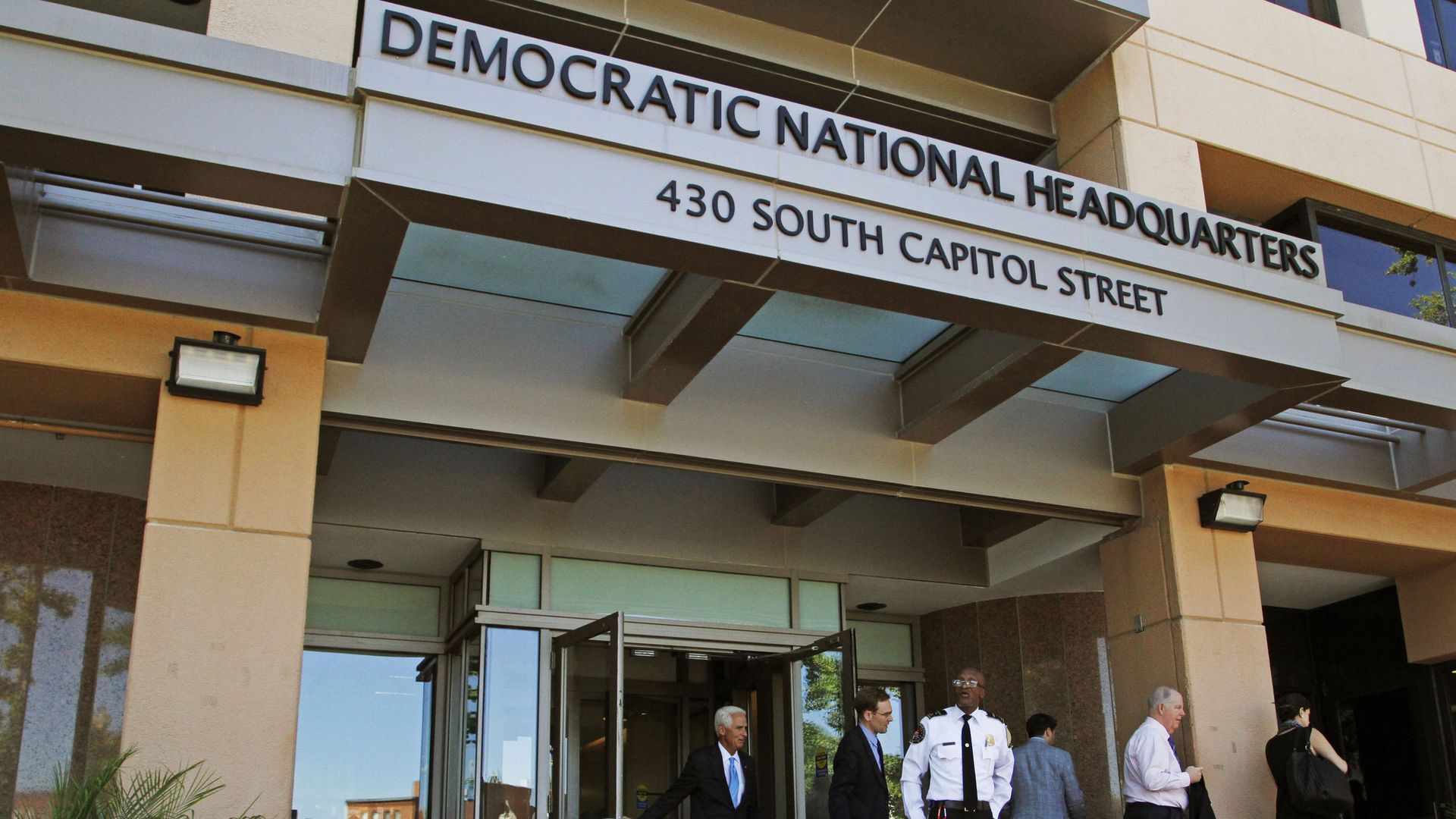  This Tuesday, June 14, 2016 file photo shows the entrance to the Democratic National Committee (DNC) headquarters in Washington - Sputnik International, 1920, 29.11.2022