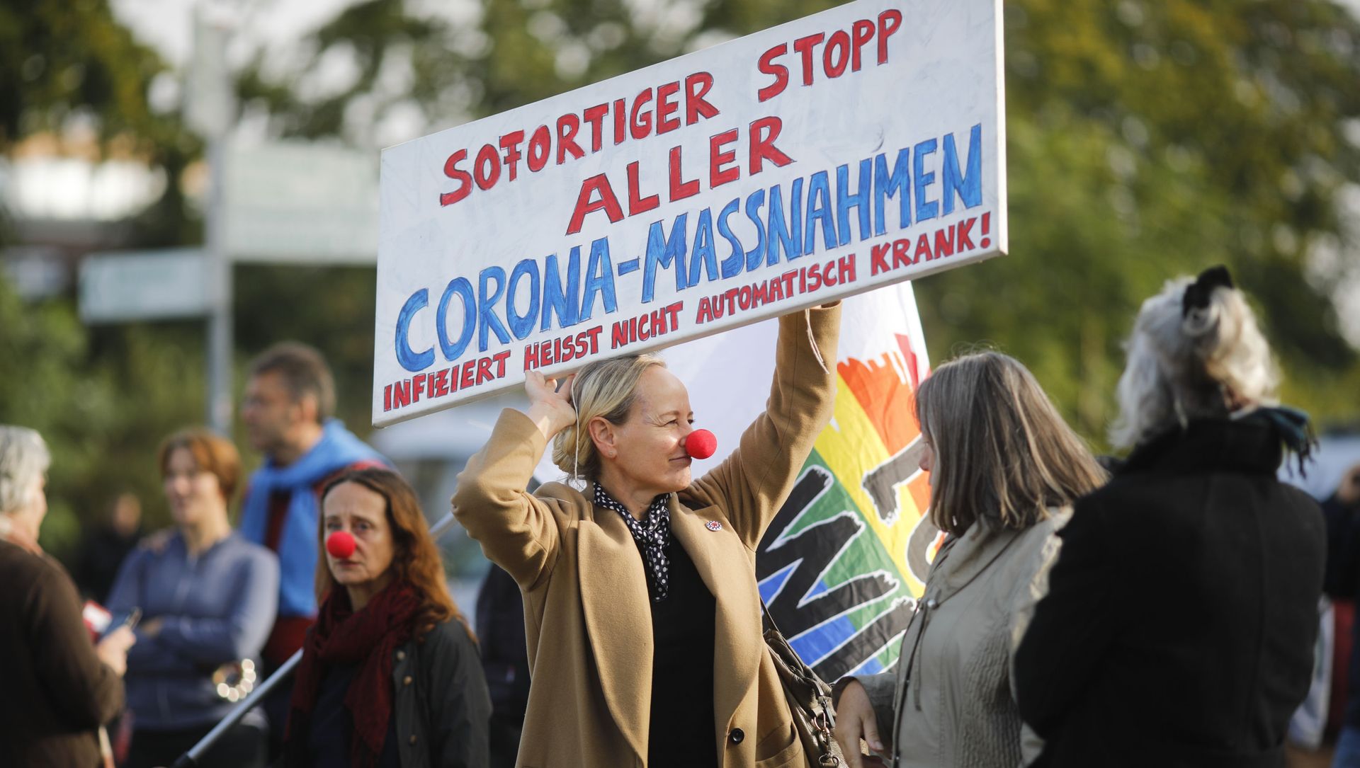 People against the government's coronavirus policy protest in front of German President's residence Bellevue Palace in Berlin, Germany, Thursday, Oct. 1, 2020. People against the government's coronavirus policy protest in front of German President's residence Bellevue Palace in Berlin, Germany, Thursday, Oct. 1, 2020. - Sputnik International, 1920, 13.03.2021