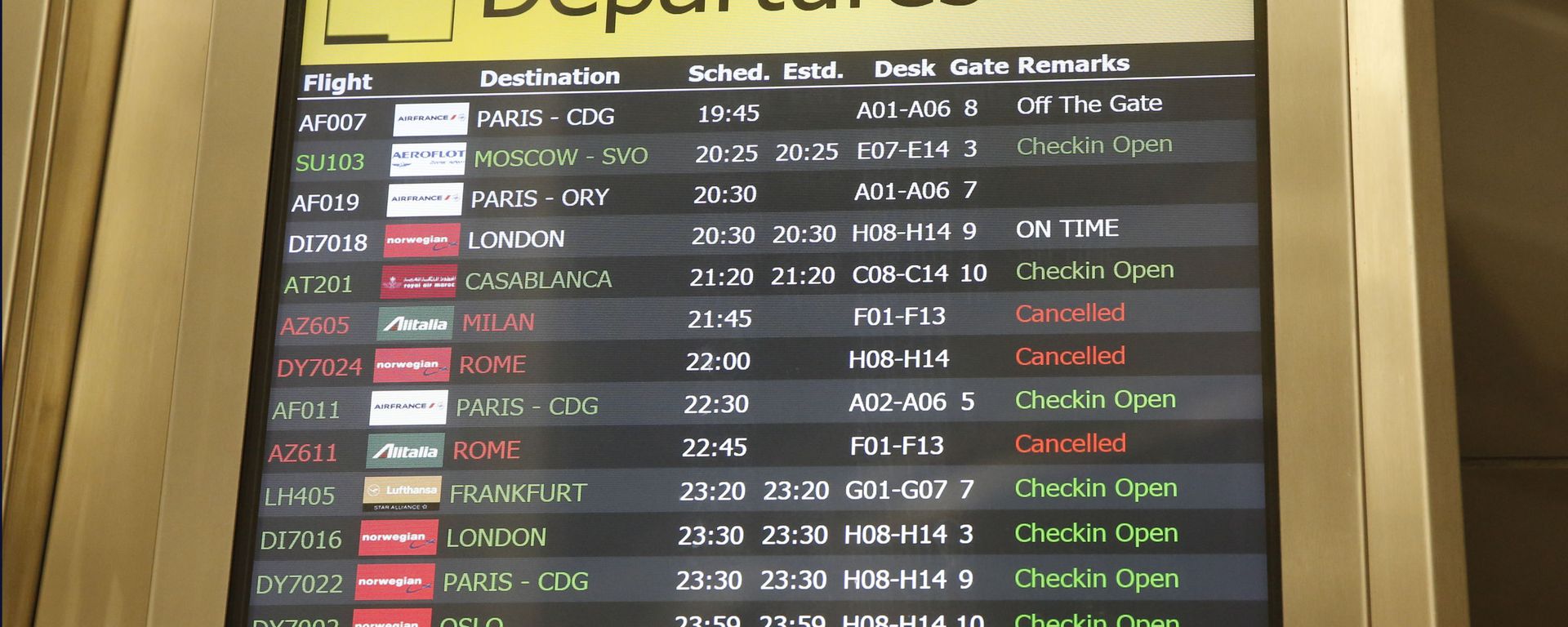 Several airlines with canceled flights are shown on a departures board at JFK airport's Terminal 1, Friday, March 13, 2020, in New York. The coronavirus outbreak is affecting the airline industry hard. Travelers from most European countries to the United States are banned for the next 30 days after President Trump announced the ban earlier in the week. Returning passengers will be screened. The global travel industry is already reeling from falling bookings and canceled reservations as people try to avoid contracting and spreading the virus. Several airlines with canceled flights are shown on a departures board at JFK airport's Terminal 1, Friday, March 13, 2020, in New York. The coronavirus outbreak is affecting the airline industry hard. Travelers from most European countries to the United States are banned for the next 30 days after President Trump announced the ban earlier in the week. Returning passengers will be screened. The global travel industry is already reeling from falling bookings and canceled reservations as people try to avoid contracting and spreading the virus. - Sputnik International, 1920, 15.10.2020
