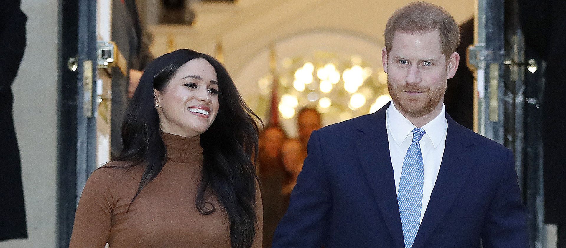 Britain's Prince Harry and Meghan, Duchess of Sussex leave after visiting Canada House in London, Tuesday Jan. 7, 2020, after their recent stay in Canada Britain's Prince Harry and Meghan, Duchess of Sussex leave after visiting Canada House in London, Tuesday Jan. 7, 2020, after their recent stay in Canada - Sputnik International, 1920, 07.02.2021