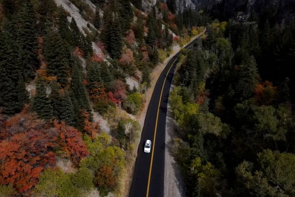 A motor travels along the Utah State Route 92, the section known as the Alpine Loop Scenic Highway, Friday, 2 October 2020, in Provo, Utah. A motor travels along the Utah State Route 92, the section known as the Alpine Loop Scenic Highway, Friday, 2 October 2020, in Provo, Utah. - Sputnik International
