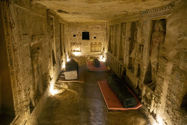 Mummies With Gold Tongue-Shaped Amulets Found in Ancient Temple Amid Quest for Cleopatra's Tomb  - Sputnik International