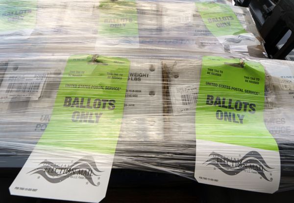California GOP Defies Order to Remove Unofficial Ballot Boxes as Trump Tells Party to 'Fight Hard' - Sputnik International