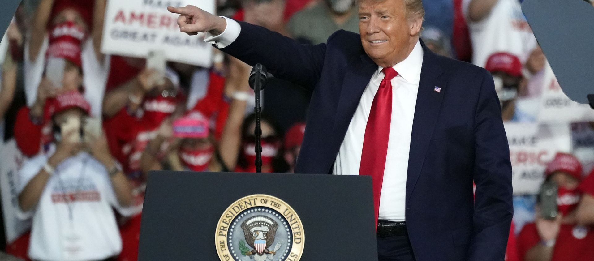 President Donald Trump arrives at a campaign rally at the Orlando Sanford International Airport Monday, Oct. 12, 2020, in Sanford, Fla. - Sputnik International, 1920, 25.04.2021
