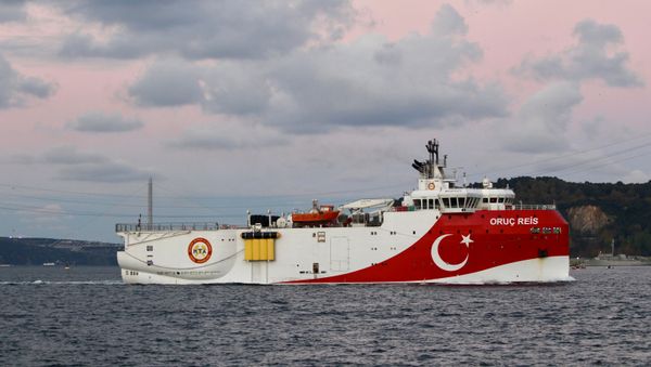  Turkish seismic research vessel Oruc Reis sails in the Bosphorus in Istanbul, Turkey, November 12, 2018. Picture taken November 12, 2018 - Sputnik International