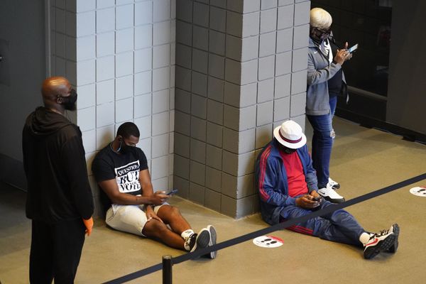'Absolutely Ridiculous': Extremely Long Lines Caught on Camera in Georgia as Early Voting Begins 'Absolutely Ridiculous': Extremely Long Lines Caught on Camera in Georgia as Early Voting Begins - Sputnik International