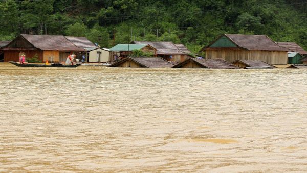 Houses flooded after heavy rains in Quảng Bình Province in Central Vietnam - Sputnik International