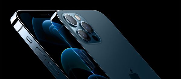 Apple's iPhone 12 Pro and iPhone 12 Pro Max are seen in an illustration released in Cupertino, California, U.S. October 13, 2020 - Sputnik International