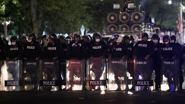 Polices officers take position near Government House during the 47th anniversary of the 1973 student uprising, in Bangkok, Thailand October 15, 2020. - Sputnik International