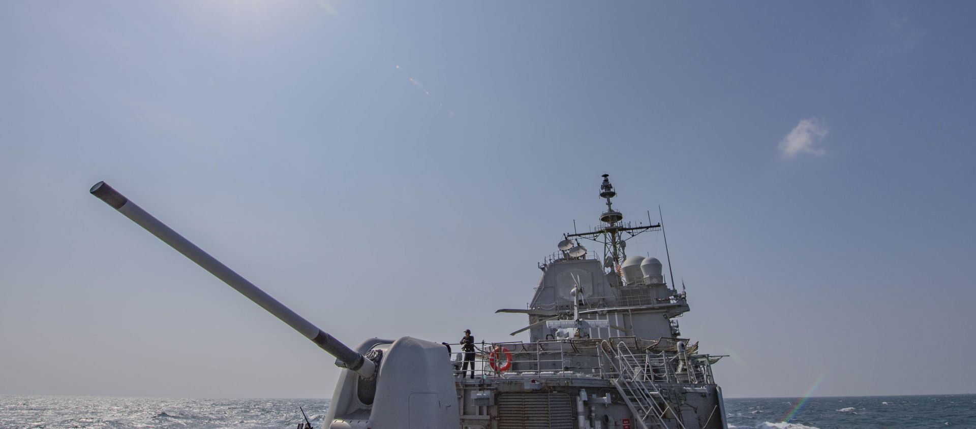 In this Tuesday, Nov. 12, 2019, photo, made available by U.S. Navy, the Ticonderoga-class guided-missile cruiser USS Chancellorsville (CG 62) transits the Taiwan Strait. In this Tuesday, Nov. 12, 2019, photo, made available by U.S. Navy, the Ticonderoga-class guided-missile cruiser USS Chancellorsville (CG 62) transits the Taiwan Strait. - Sputnik International, 1920, 05.05.2021