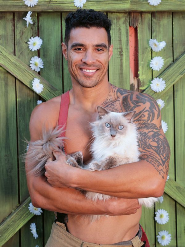 A photo of Mal & Isabelle for the 2021 Australian Firefighters Calendar. - Sputnik International