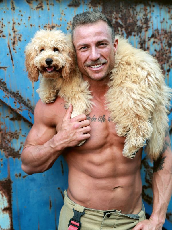A photo of Nathan & Leo for the 2021 Australian Firefighters Calendar. - Sputnik International