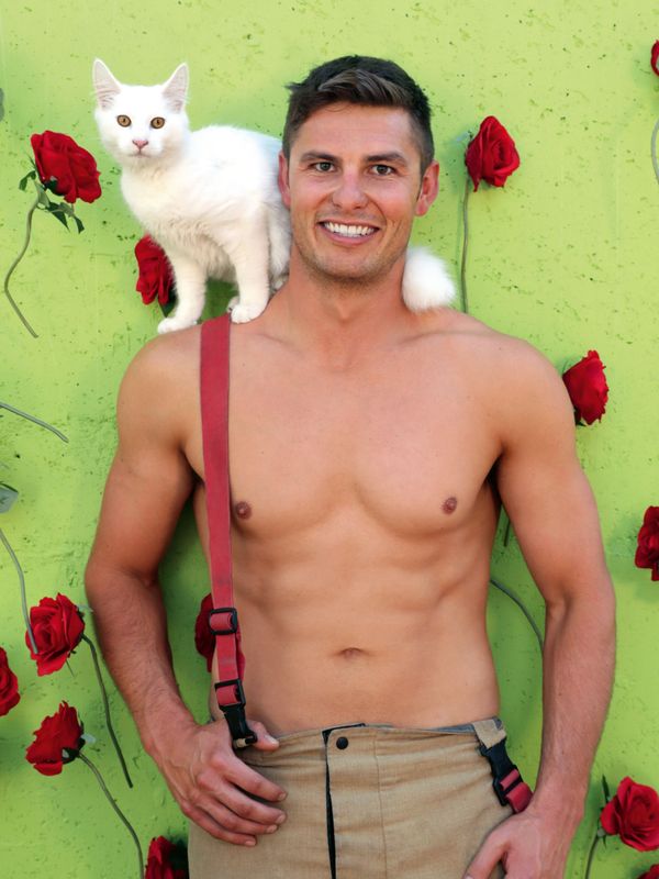 A photo of Cohen & Arli for the 2021 Australian Firefighters Calendar. - Sputnik International