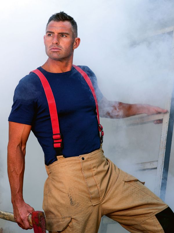 A photo of Cohen & Arli for the 2021 Australian Firefighters Calendar. - Sputnik International