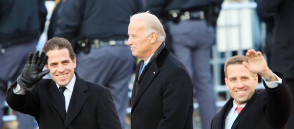Vice-President Joe Biden and sons Hunter Biden (L) and Beau Biden walk in the Inaugural Parade January 20, 2009 in Washington, DC. Barack Obama was sworn in as the 44th President of the United States, becoming the first African-American to be elected President of the US - Sputnik International