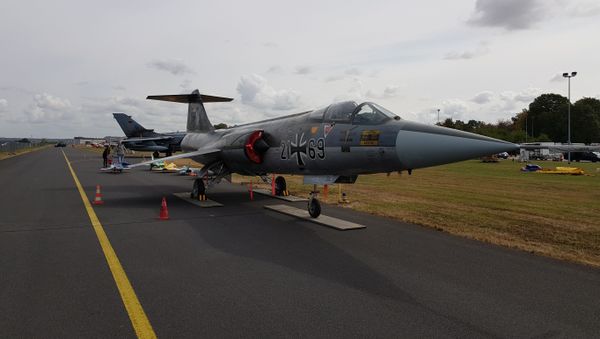 Lockheed F-104G Starfighter Luftwaffe 21+69 seen at the air base in Nörvenich - Sputnik International