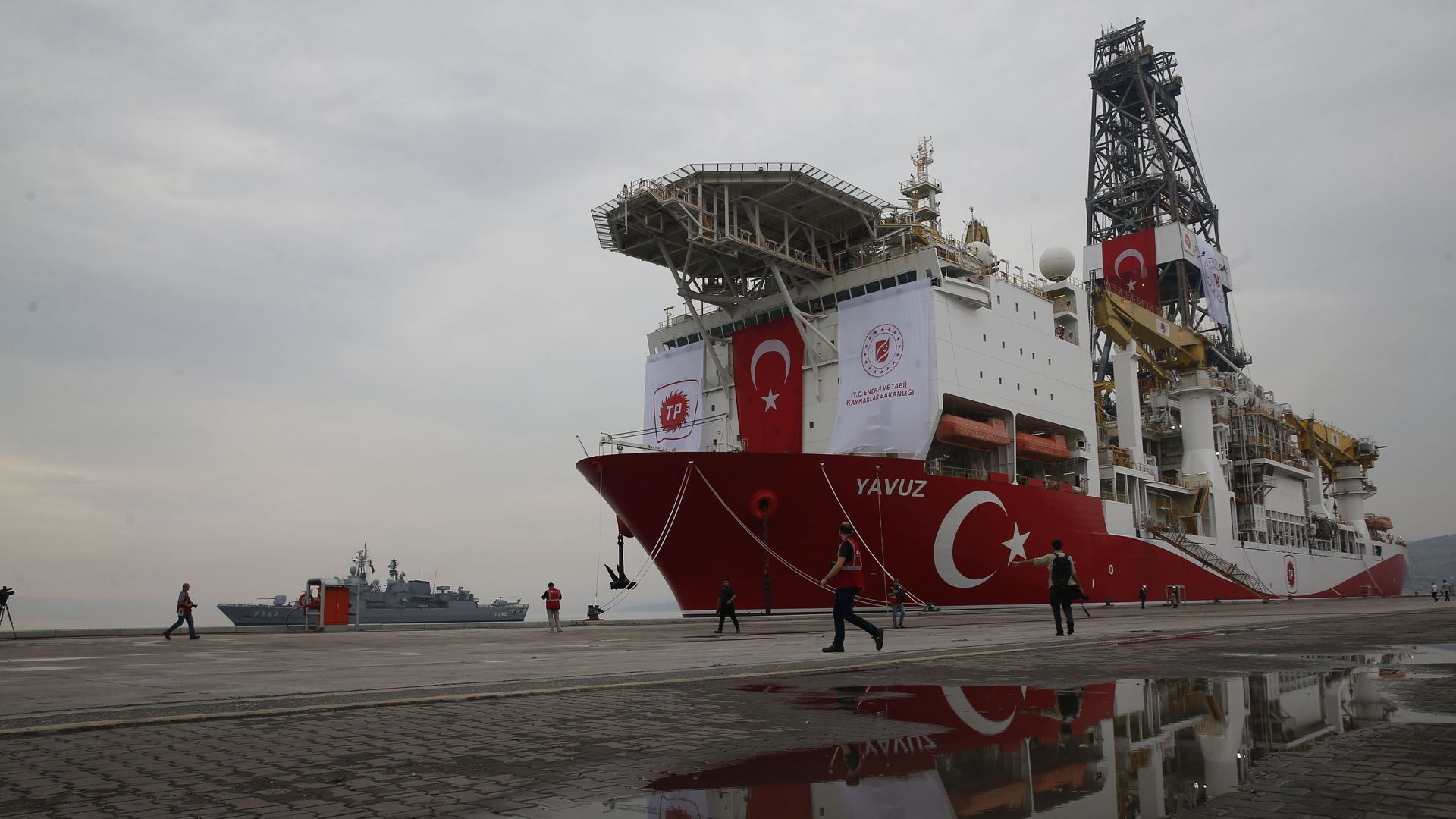 A Turkish Navy vessel patrols as the drilling ship 'Yavuz' to be dispatched to the Mediterranean, is docked at the port of Dilovasi, outside Istanbul,Thursday, June 20, 2019 A Turkish Navy vessel patrols as the drilling ship 'Yavuz' to be dispatched to the Mediterranean, is docked at the port of Dilovasi, outside Istanbul,Thursday, June 20, 2019 - Sputnik International, 1920, 03.07.2021