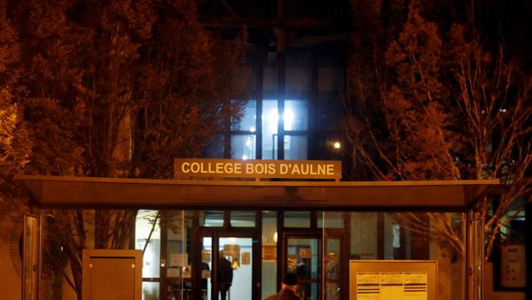 A view shows the scene of a stabbing attack in the Paris suburb of Conflans St Honorine, France, October 16, 2020 - Sputnik International