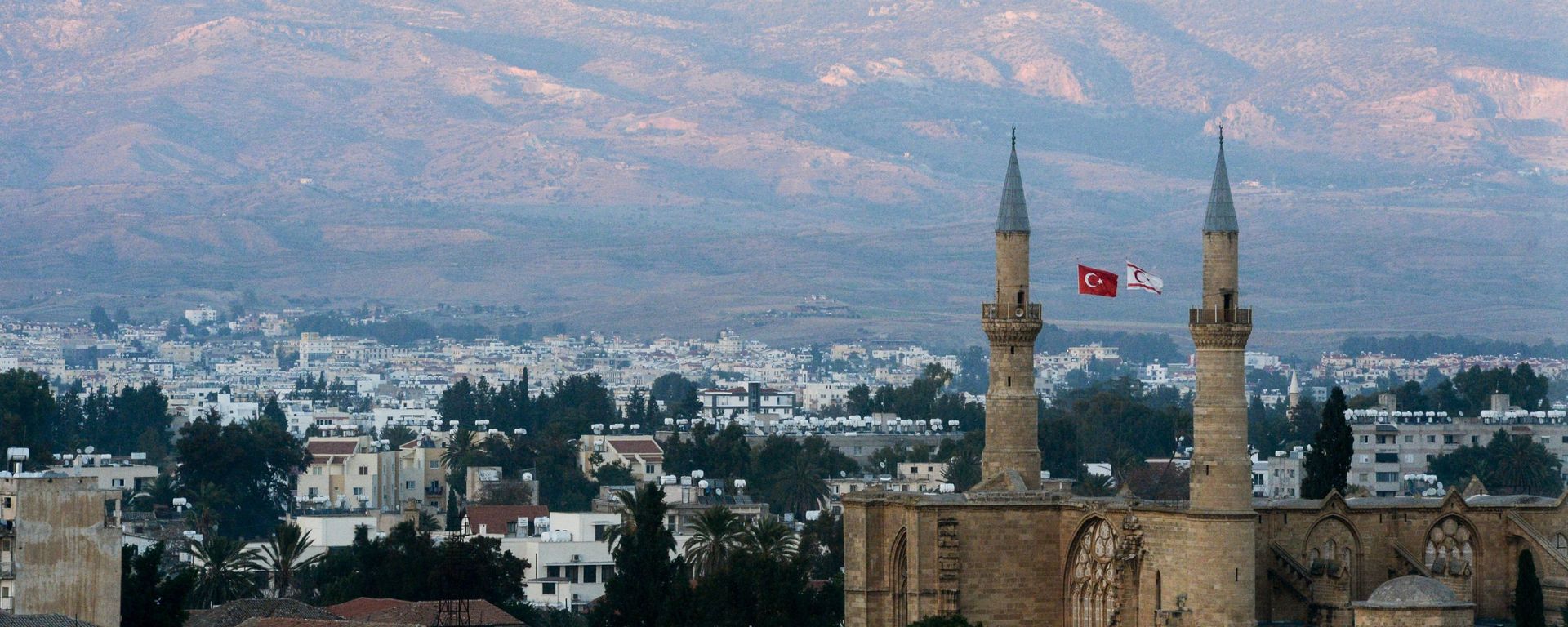 Nicosia view. This part of the divided city is the territory of the partly-recognised Turkish Republic of Northern Cyprus. - Sputnik International, 1920, 28.11.2020