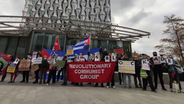 Members of the Rock Around The Blockade solidarity campaign protest outside the US embassy in London on 17 October, 2020 - Sputnik International