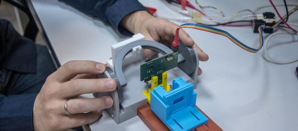 Ear clip glucometer prototype. - Sputnik International