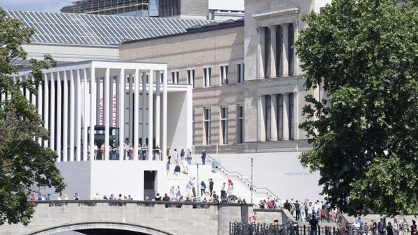 People visit the new James Simon Gallery as the ensemble's sixth building on Berlin's Museum Island, Saturday, July 13, 2019. - Sputnik International