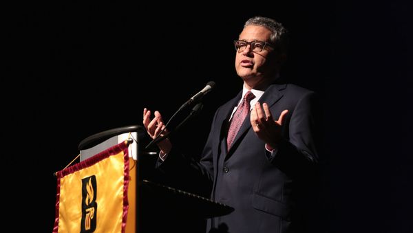 Jeffrey Toobin - Sputnik International