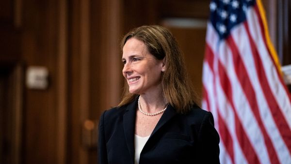 Judge Amy Coney Barrett, U.S. President Donald Trump's Nominee for Supreme Court, poses for a photo before a meeting with Senator Roy Blunt (R-Mo) on Capitol Hill in Washington DC, U.S. October 21, 2020.  - Sputnik International
