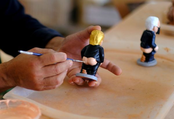 Caught With Pants Down? Pooping Trump, Biden Figurines Made in Catalonia Caught With Pants Down? Pooping Trump, Biden Figurines Made in Catalonia - Sputnik International
