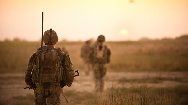 Soldiers on patrol in farmlands in Helmand Province, Afghanistan on 12 September 2011 - Sputnik International