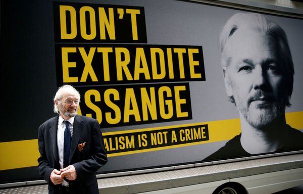 10yrs On From Iraq War Logs Bush & Blair Should be in Prison Not Assange 10yrs On From Iraq War Logs Bush & Blair Should be in Prison Not Assange - Sputnik International