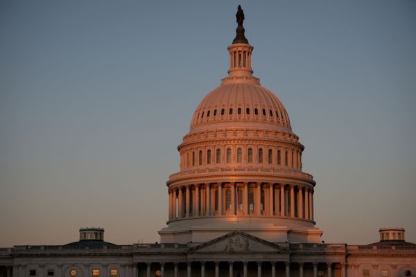 Offices, Cafes Boarding Up in Washington DC Ahead of Election Day - Sputnik International