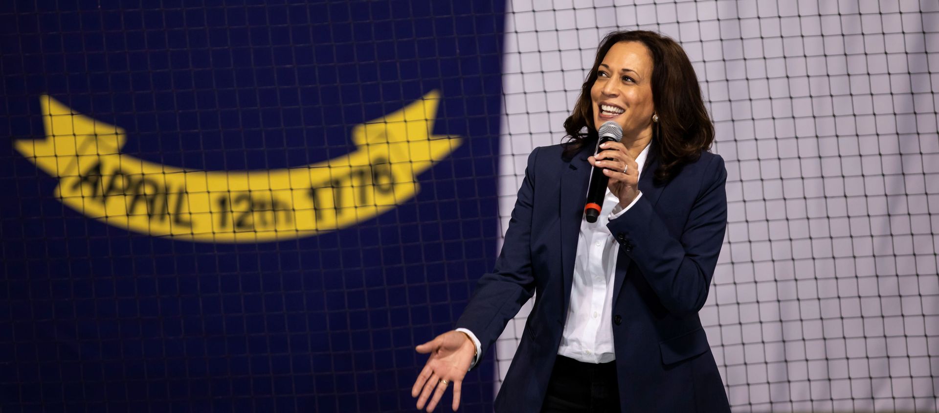 US Democratic vice presidential nominee Senator Kamala Harris (D-CA) speaks during an election campaign visit to Charlotte, North Carolina, U.S. October 21, 2020 US Democratic vice presidential nominee Senator Kamala Harris (D-CA) speaks during an election campaign visit to Charlotte, North Carolina, U.S. October 21, 2020 - Sputnik International, 1920, 23.10.2020