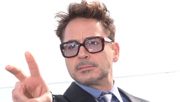 Robert Downey Jr., during a photocall for the Iron Man 3 movie, on the roof of the Ritz-Carlton hotel in Moscow - Sputnik International