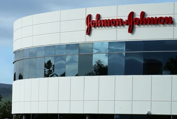 Johnson & Johnson, AstraZeneca to Resume Coronavirus Vaccine Clinical Trials in US Johnson & Johnson, AstraZeneca to Resume Coronavirus Vaccine Clinical Trials in US - Sputnik International