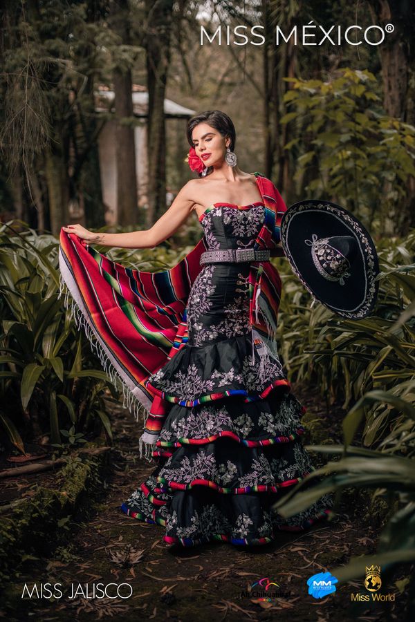 Eagle and Snake: Stunning Miss Mexico Contestants Show off Fabulous Dresses and Feathered Costumes Eagle and Snake: Stunning Miss Mexico Contestants Show off Fabulous Dresses and Feathered Costumes - Sputnik International
