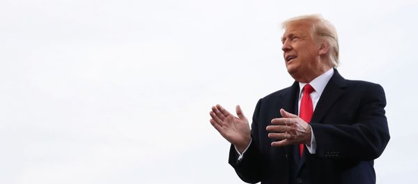 U.S. President Donald Trump arrives for a campaign rally in Londonderry, New Hampshire, U.S. October 25, 2020. - Sputnik International