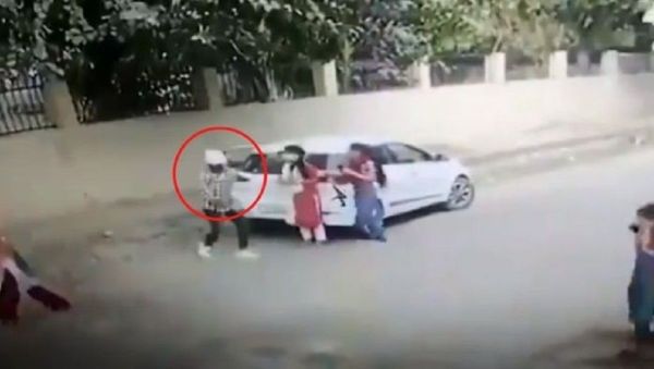 21-year-old student named Nikita Tomar was shot dead in broad daylight by two men outside the Aggarwal college in Ballabgarh, Faridabad - Sputnik International