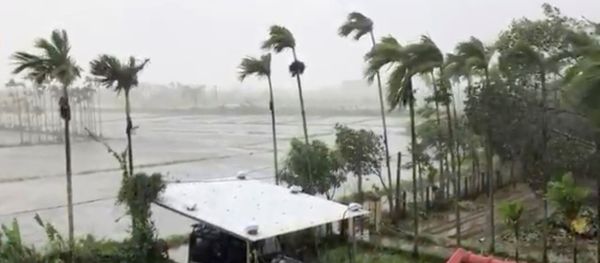 General view as Typhoon Molave sweeps through Hoi An, Vietnam October 28, 2020 in this still image taken from social media video General view as Typhoon Molave sweeps through Hoi An, Vietnam October 28, 2020 in this still image taken from social media video - Sputnik International