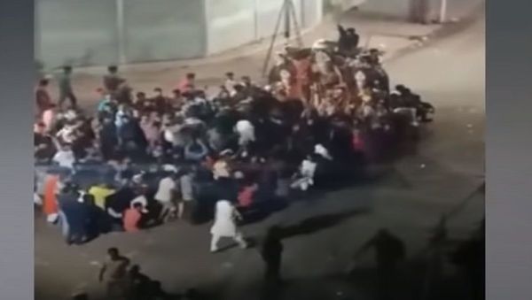 Munger Lathi Charge & Police Firing - Sputnik International