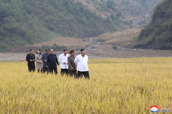 Influence of Kim Jong-un's Ex-Lover Growing in NK as She Is Spotted at Military Parade, Report Says - Sputnik International