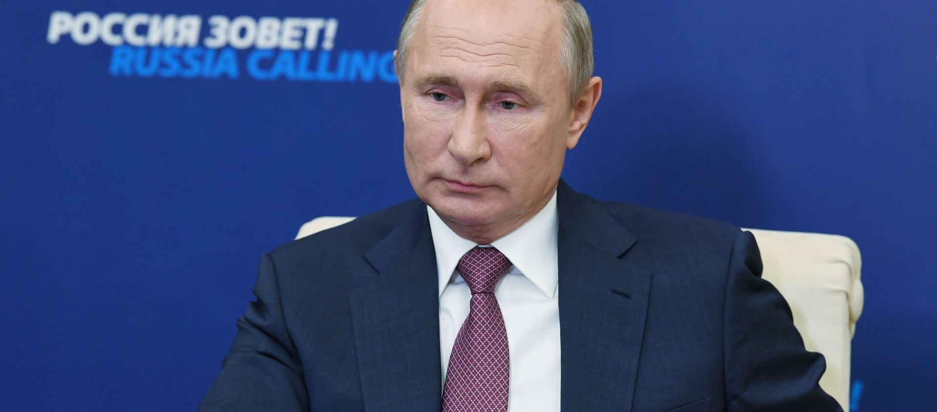 Russian President Vladimir Putin attends a session of the annual VTB Capital Investment Forum Russia Calling! via teleconference call at Novo-Ogaryovo state residence, outside Moscow, Russia Russian President Vladimir Putin attends a session of the annual VTB Capital Investment Forum Russia Calling! via teleconference call at Novo-Ogaryovo state residence, outside Moscow, Russia - Sputnik International, 1920, 29.10.2020