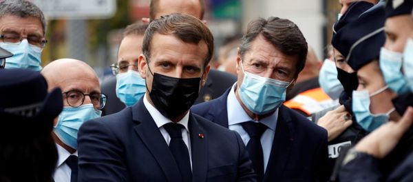 French President Emmanuel Macron and Mayor of Nice Christian Estrosi visit the scene of a knife attack at Notre Dame Basilica in Nice, France, 29 October 2020. - Sputnik International