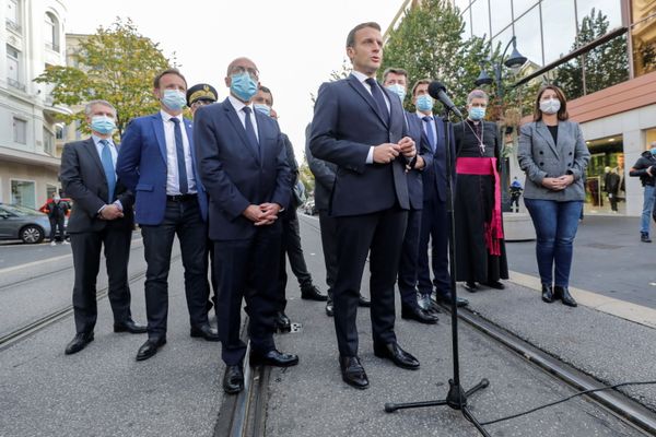 Macron on Nice Stabbing: France Has Been Under Terrorist Attack Again Macron on Nice Stabbing: France Has Been Under Terrorist Attack Again - Sputnik International
